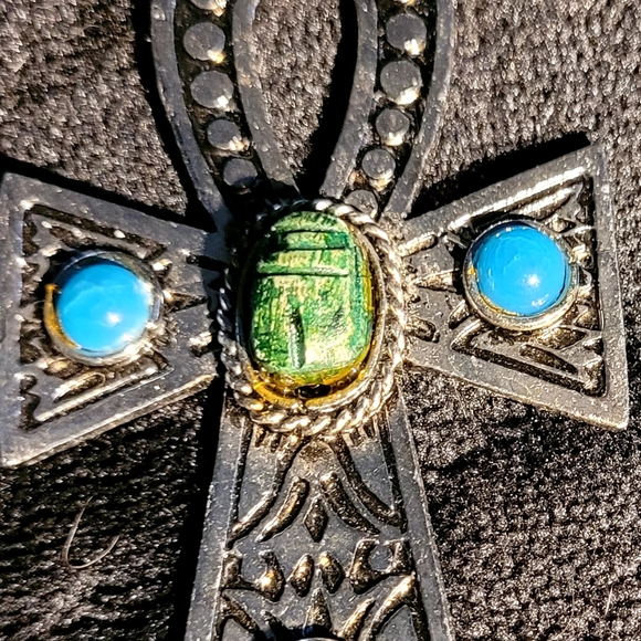 Vintage Silvertone Ankh pendant with Scarab & turquoise accents - Picture 3 of 5
